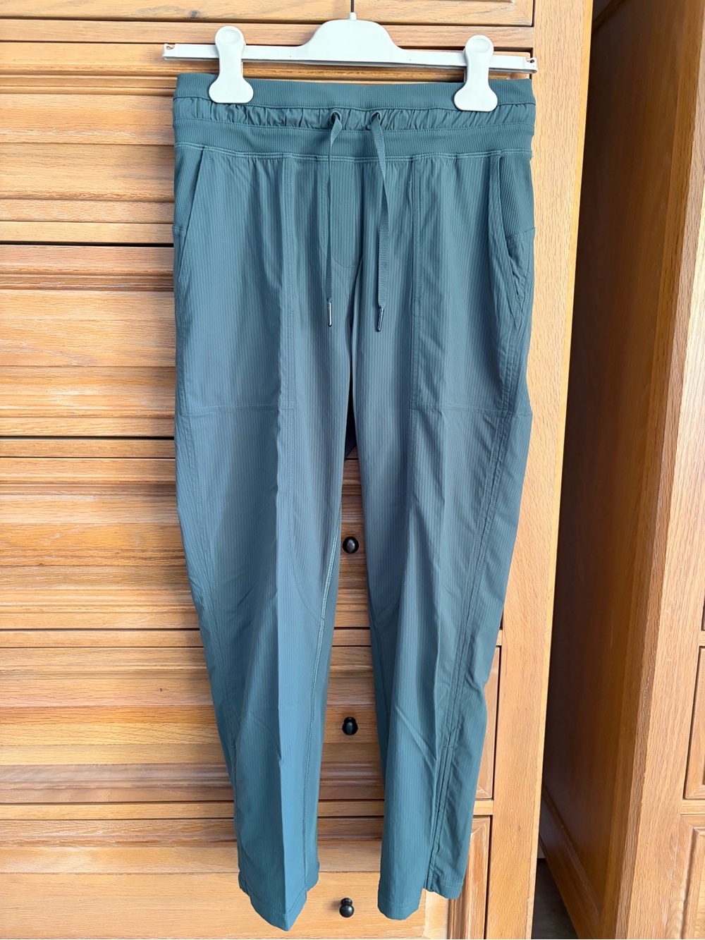 lululemon athletica Cropped Ankle Joggers in Slate Teal